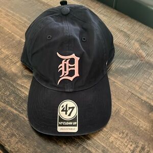 New Detroit Tigers hat with pink D